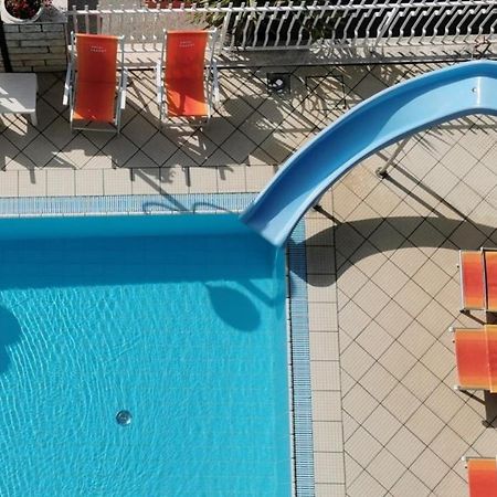 Hotel Cosmos Римини Экстерьер фото