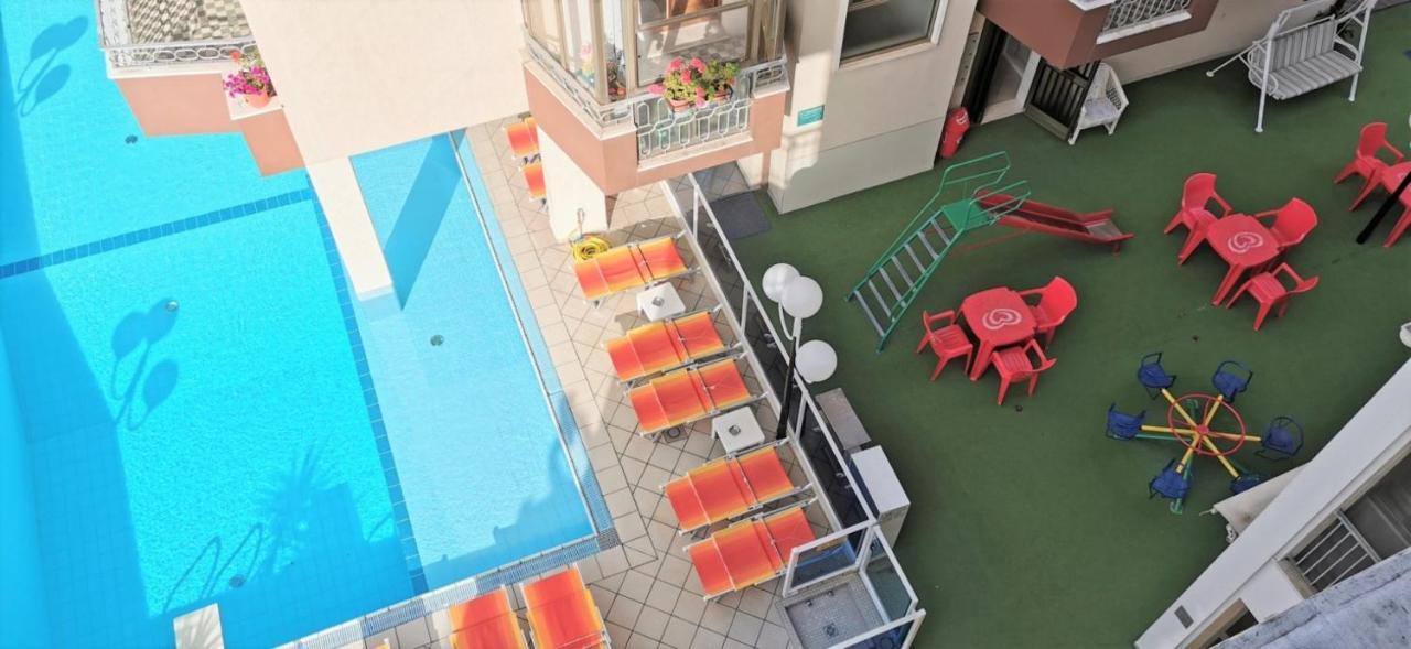 Hotel Cosmos Римини Экстерьер фото