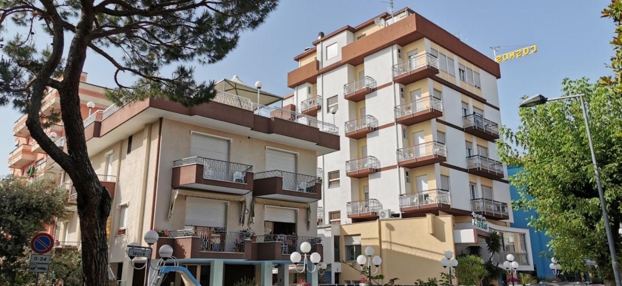 Hotel Cosmos Римини Экстерьер фото